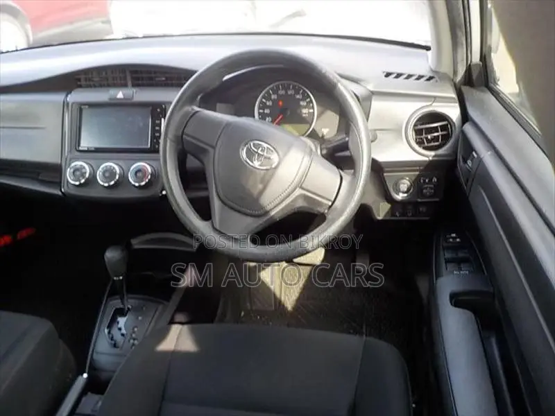 Toyota Axio Non Hybrid EX White 2020