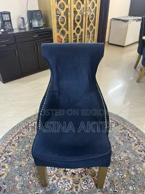 ডাইনিং চেয়ার