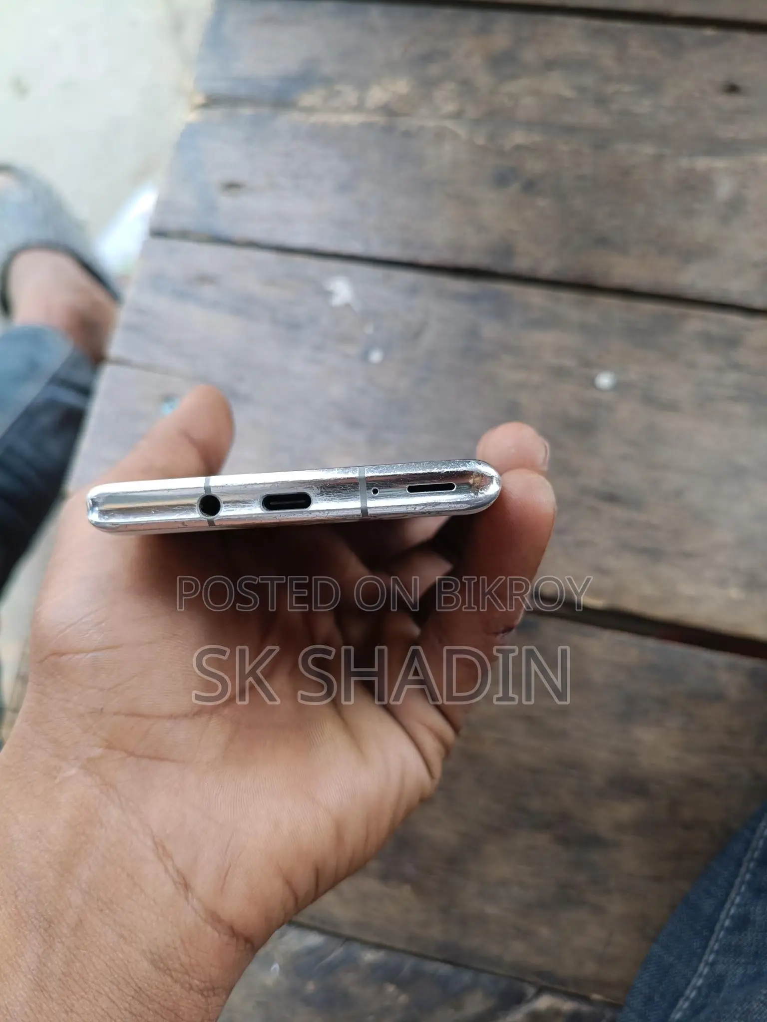 SHARP Aquos zero 6 (Used)