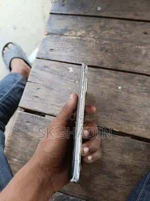 SHARP Aquos zero 6 (Used)