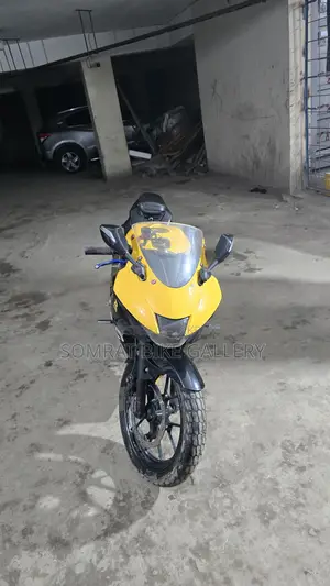 Suzuki GSX . 2020
