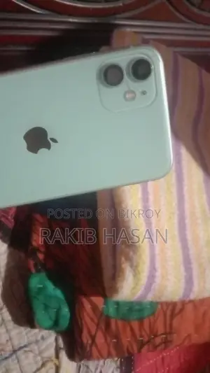 Apple iPhone 11 . (Used)