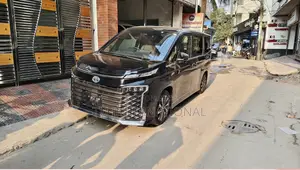 Toyota Voxy HYBRID 2023