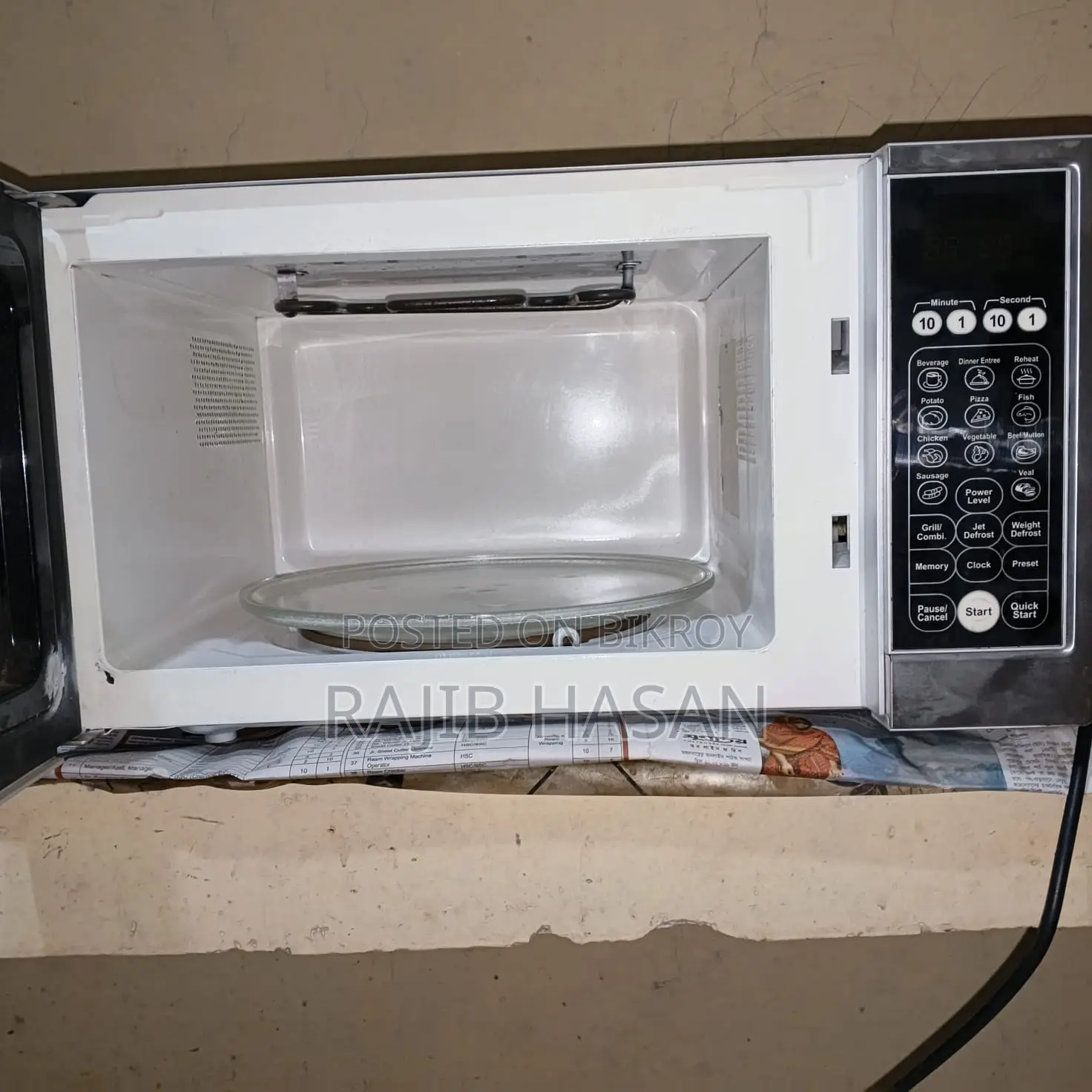 Used oven in good condition for sale.