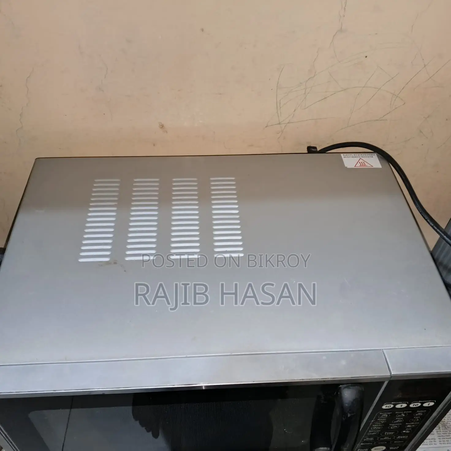 Used oven in good condition for sale.