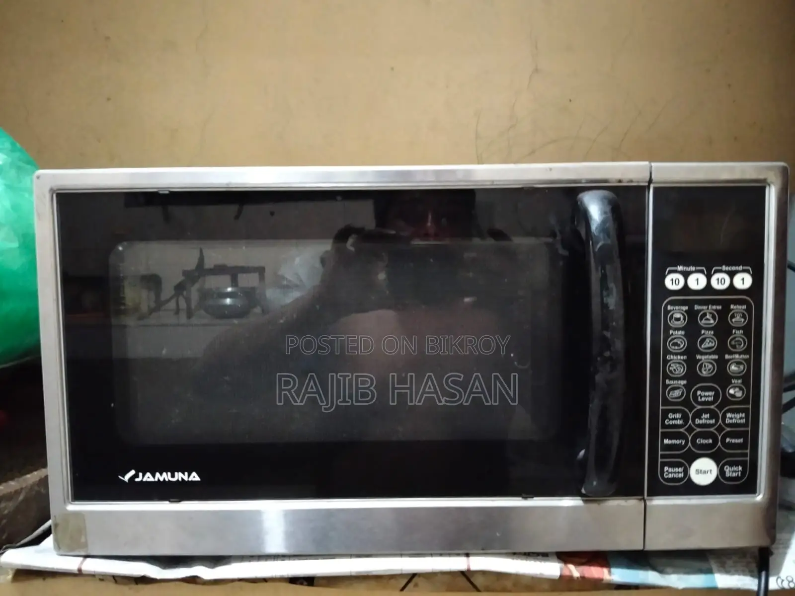 Used oven in good condition for sale.