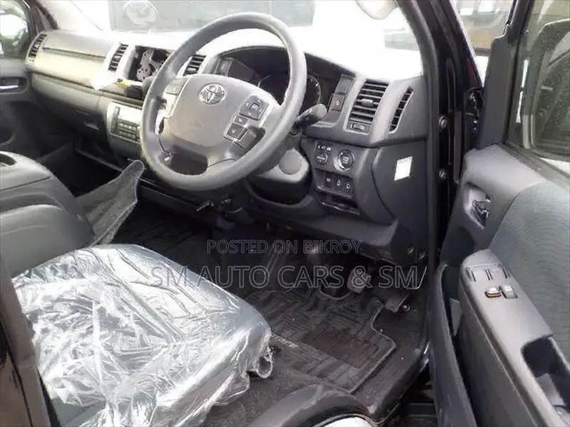 Toyota Hiace Super GL Black 2025