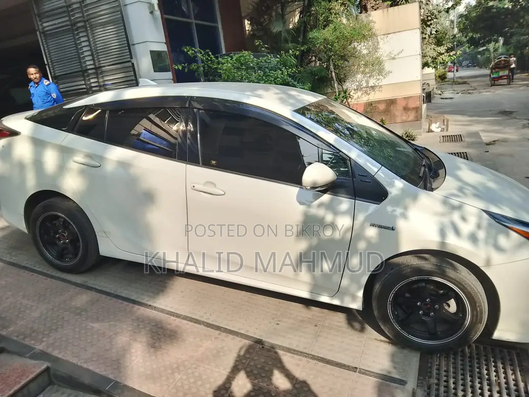 Toyota Prius Hybrid Monthly Rental for Official Use