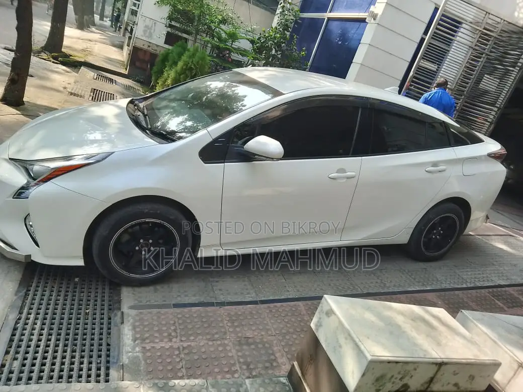 Toyota Prius Hybrid Monthly Rental for Official Use