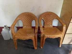চেয়ার বিক্রি হবে