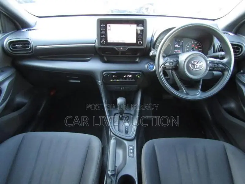 Toyota Yaris Hybrid X pre order 2021