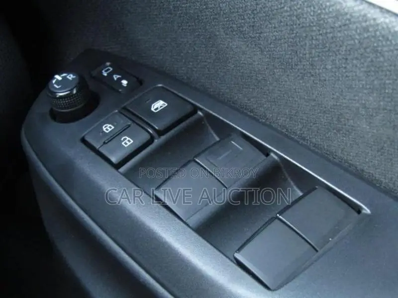 Toyota Yaris Hybrid X pre order 2021