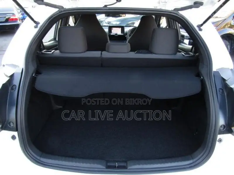 Toyota Yaris Hybrid X pre order 2021