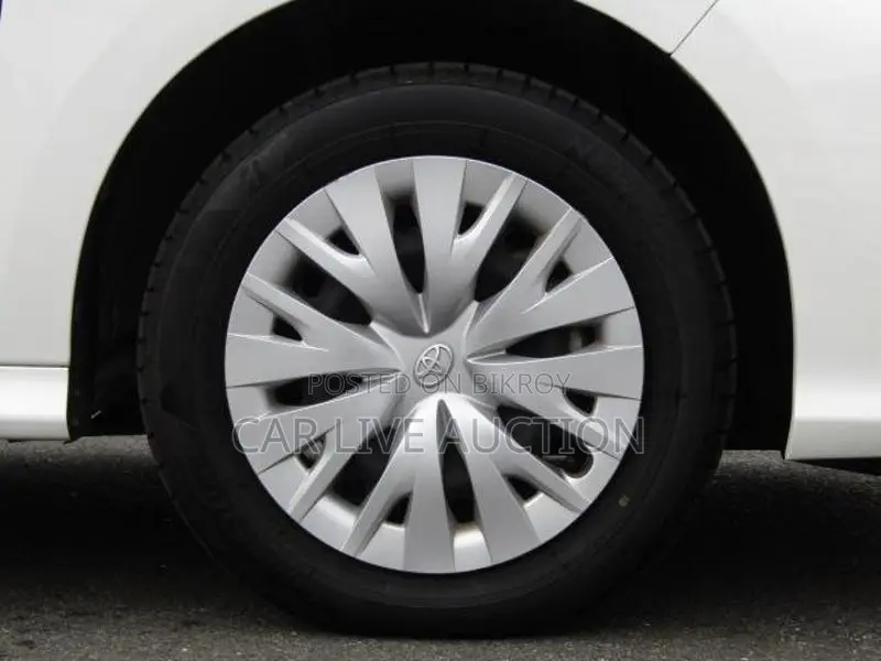 Toyota Yaris Hybrid X pre order 2021
