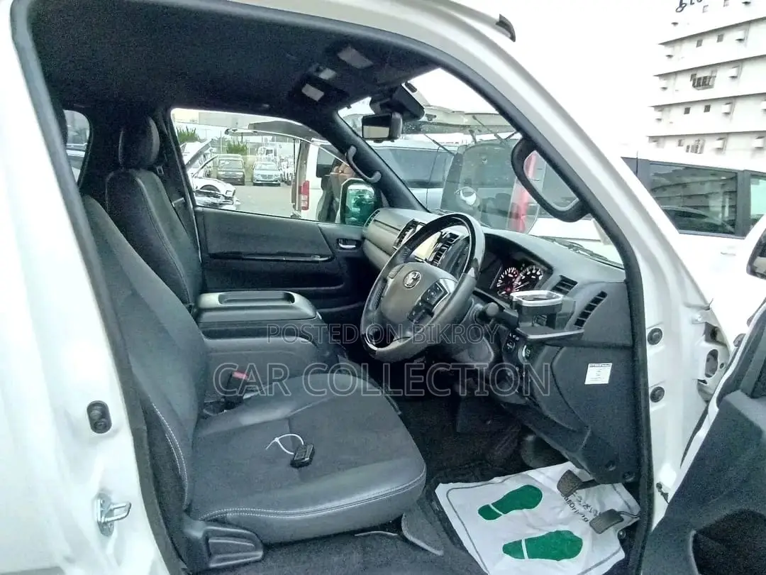 Toyota Hiace S GL Dark PrimePearl 2020
