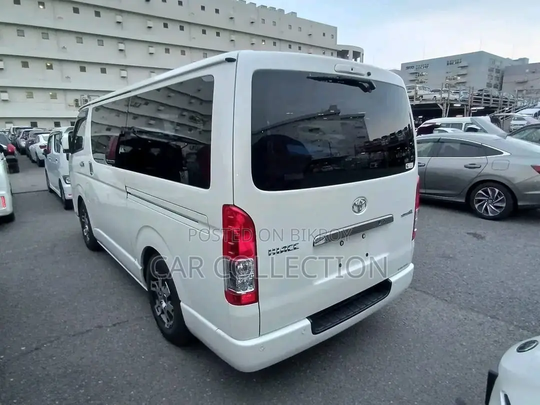 Toyota Hiace S GL Dark PrimePearl 2020