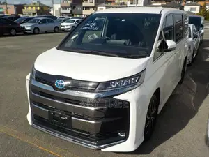 Toyota Noah s-z package 2022