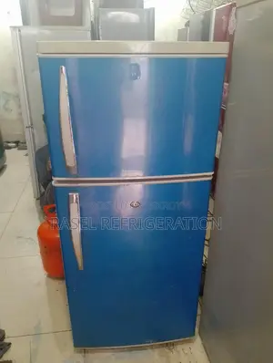 9 Cubic Feet Refrigerator for sale, everything is original.