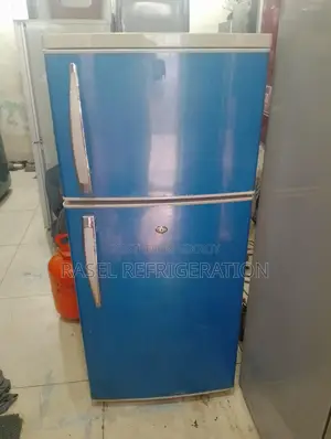 9 Cubic Feet Refrigerator for sale, everything is original.