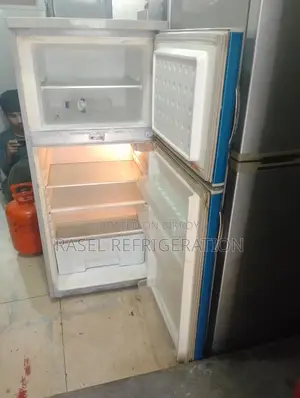 9 Cubic Feet Refrigerator for sale, everything is original.