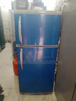 9 Cubic Feet Refrigerator for sale, everything is original.