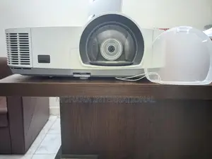 Nec M350x 3500 Lumens projector
