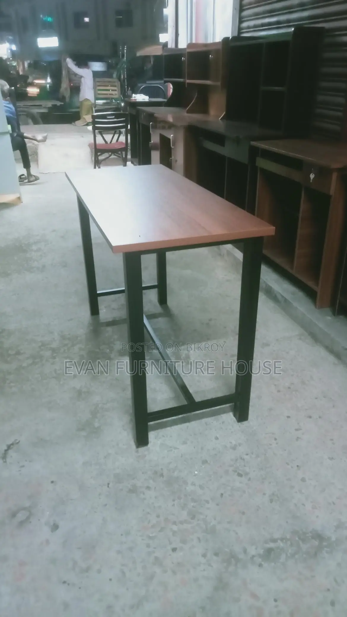 20/48 Table