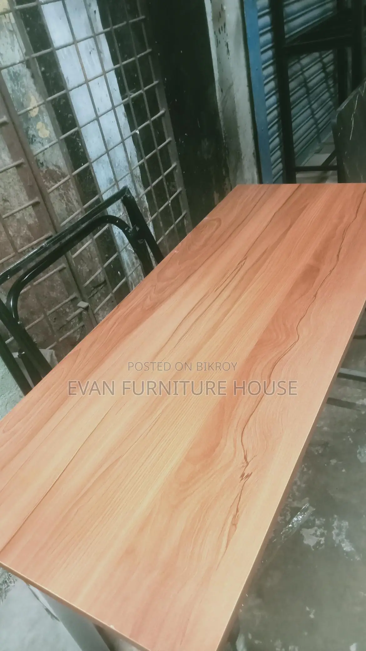 20/48 Table