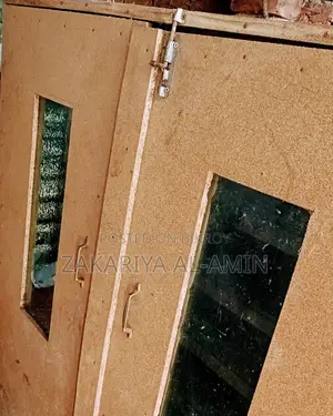 সম্পূর্ণ অটোমেটিক একটি ইনকুব্যাটার বিক্রয় হবে।