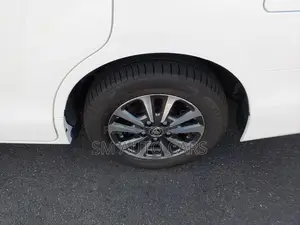 Toyota Esquire Hybrid Gi Pearl 2020