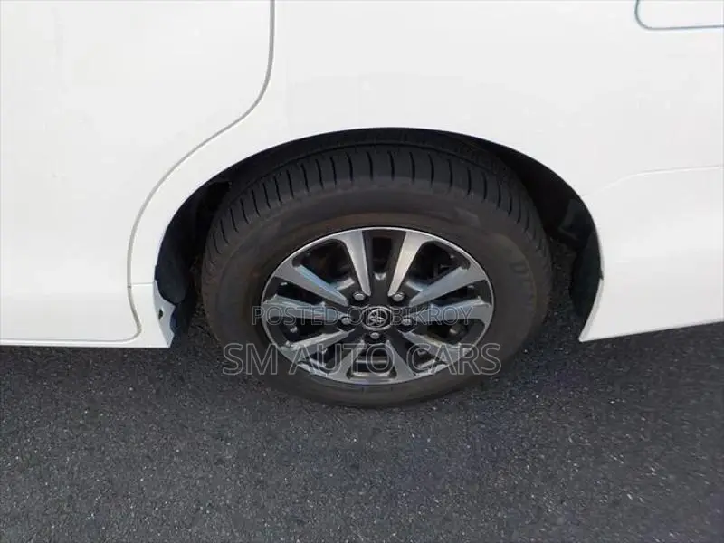 Toyota Esquire Hybrid Gi Pearl 2020