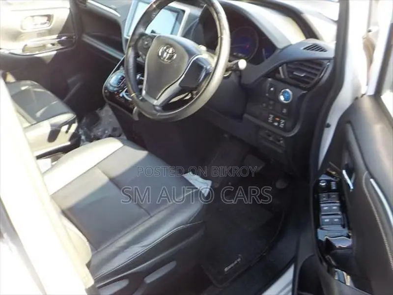 Toyota Esquire Hybrid Gi Pearl 2020