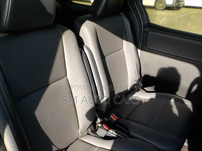 Toyota Esquire Hybrid Gi Pearl 2020