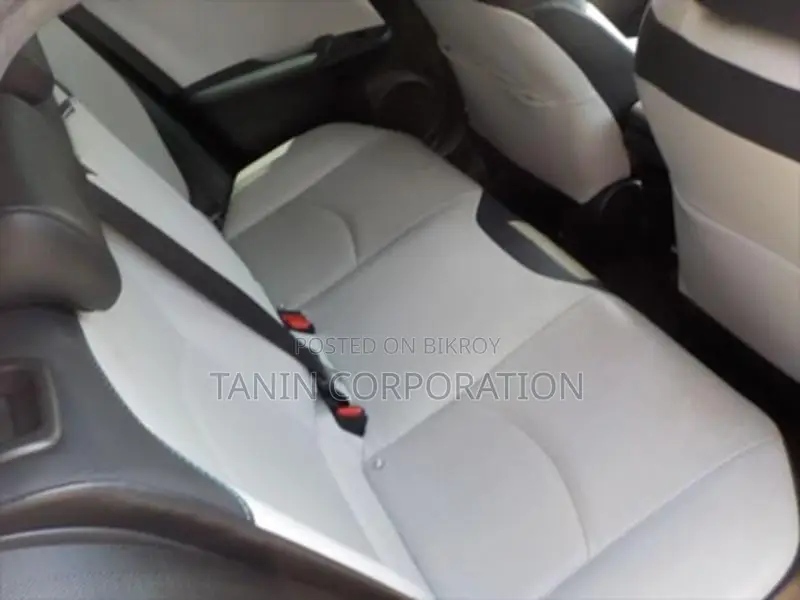 টয়োটা প্রিয়াস এ টুরিং সানরুফ ২০২০