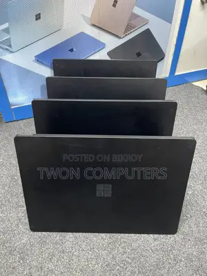 16/256 GB Microsoft Surface laptop 3 i5-10th Generation A+