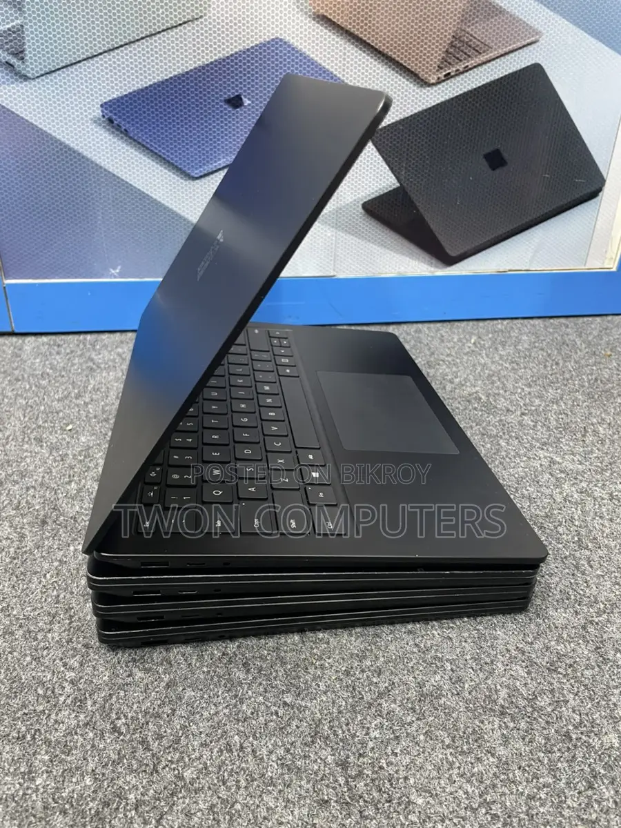 16/256 GB Microsoft Surface laptop 3 i5-10th Generation A+