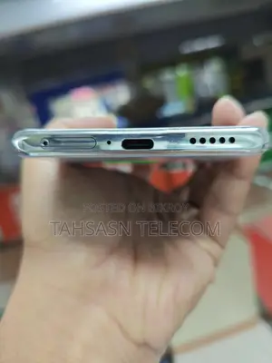 Vivo Y400 Pro 5g 8/128 (Used)
