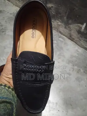 লোফার জুতা