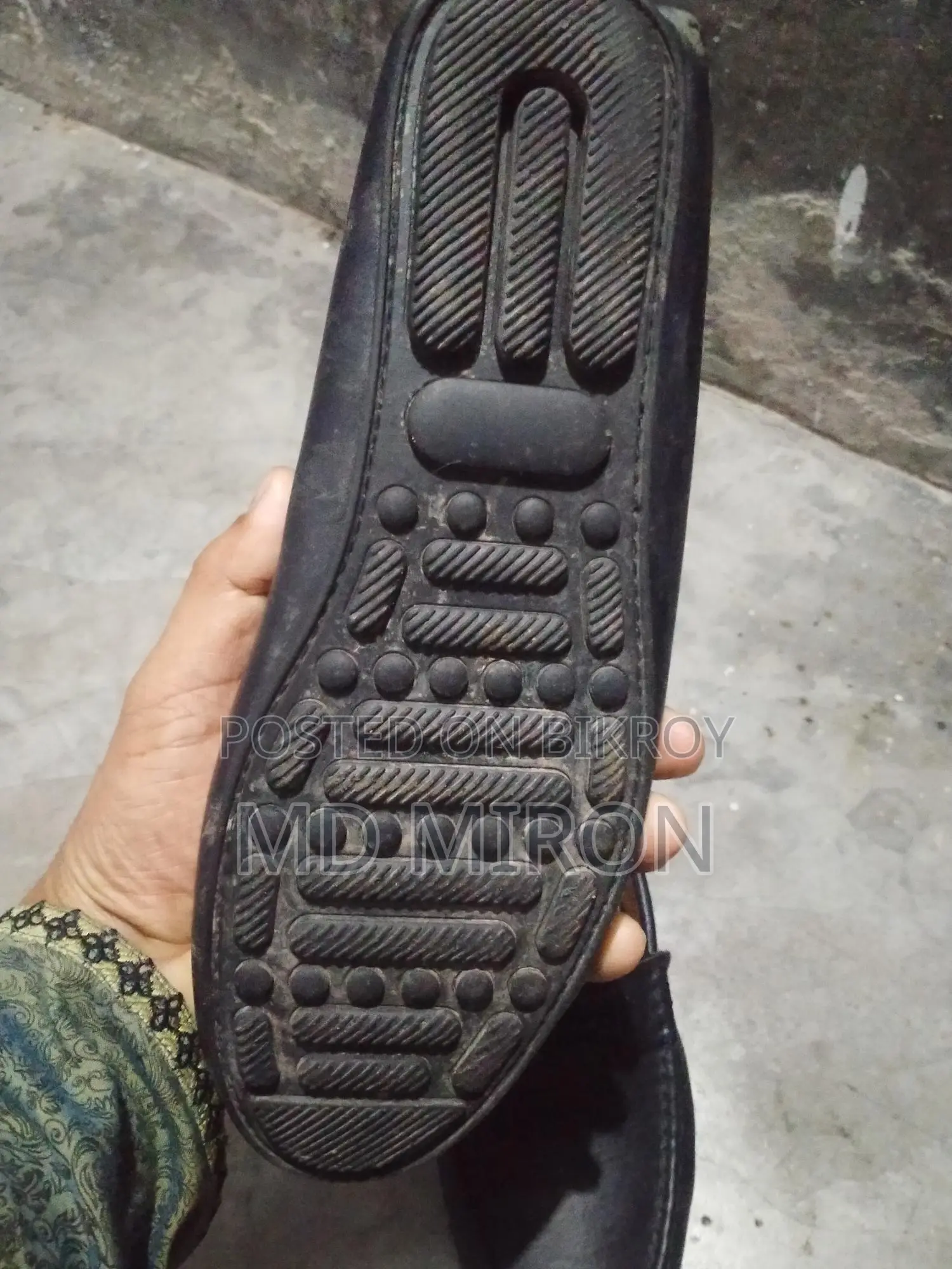 লোফার জুতা