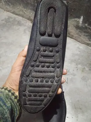 লোফার জুতা