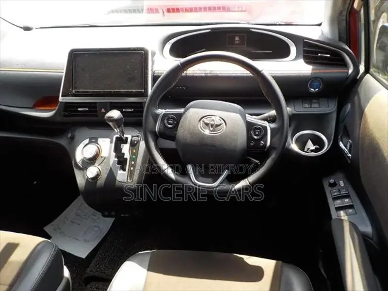 Toyota Sienta G HYB 4 POINT 2020