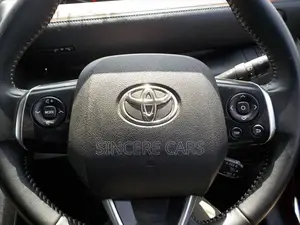 Toyota Sienta G HYB 4 POINT 2020