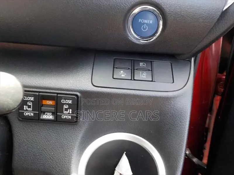 Toyota Sienta G HYB 4 POINT 2020