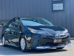 Toyota Prius S 2021