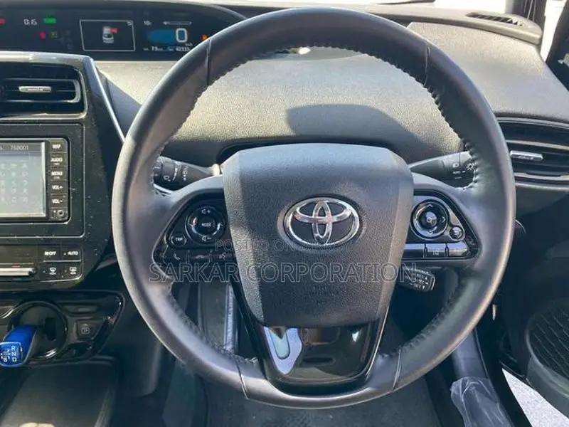 Toyota Prius S 2021