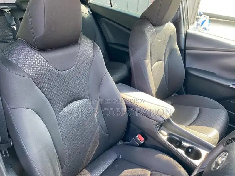Toyota Prius S 2021