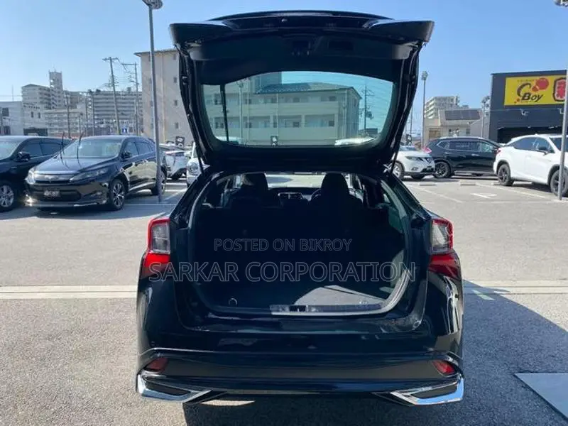 Toyota Prius S 2021