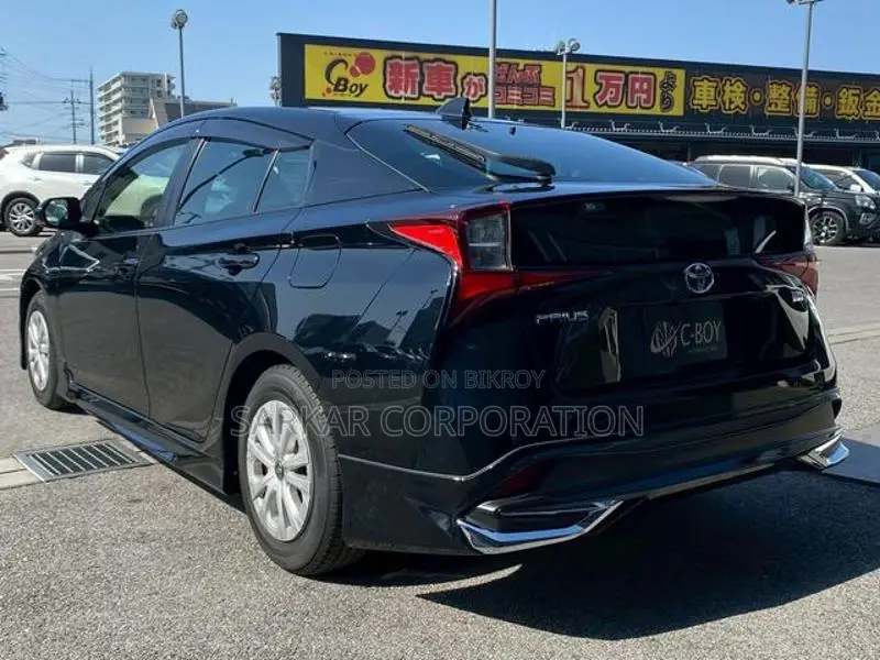 Toyota Prius S 2021