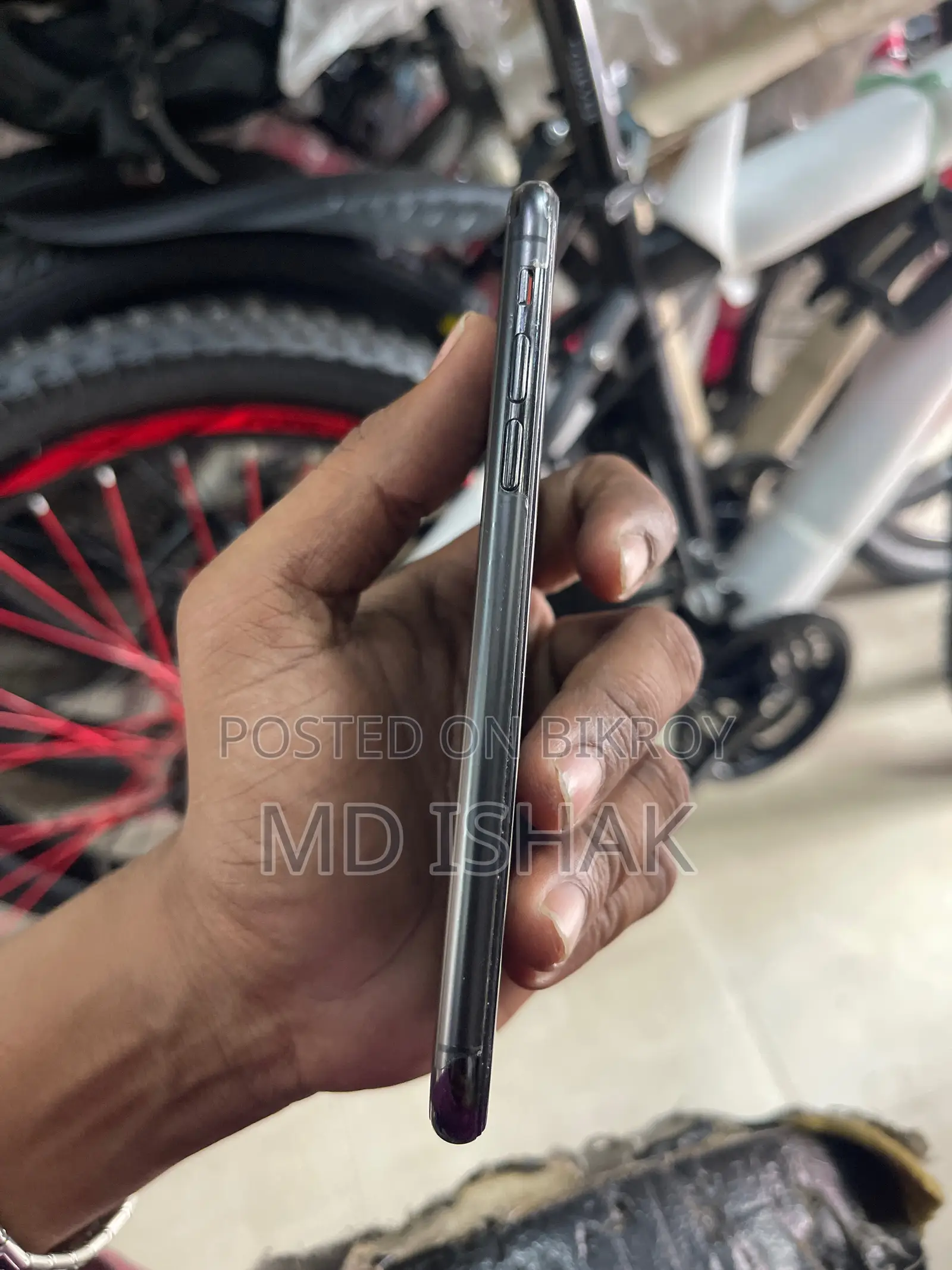Apple iPhone X . (Used)