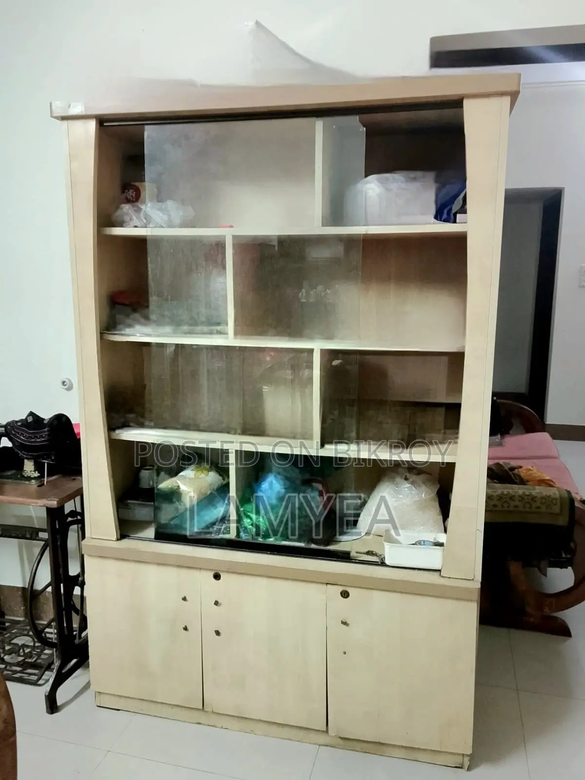Showcase/Bookshelf